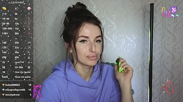 Snapshot of xx_adrihanna_xx chatting on May 12, 6:05 pm xx adrihanna xx online show from May 12, 6:05 pm