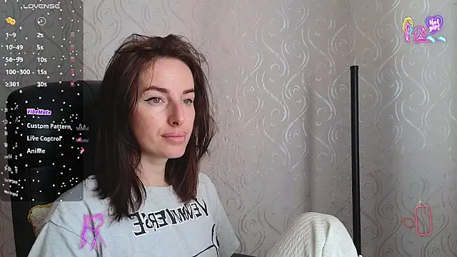 Snapshot of xx_adrihanna_xx chatting on May 25, 5:35 am xx adrihanna xx online show from May 25, 5:35 am