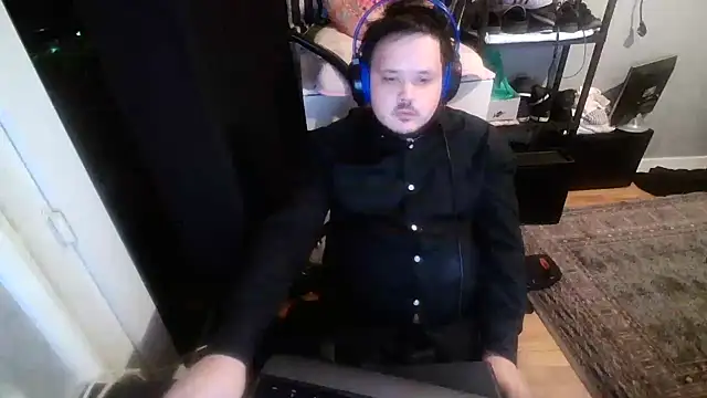 Snapshot of Bebemickey75 chatting on January 25, 1:32 am Bebemickey75 online show from January 25, 1:32 am