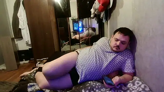 Snapshot of Bebemickey75 chatting on February 24, 1:57 am Bebemickey75 online show from February 24, 1:57 am