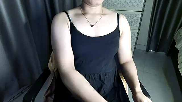 Snapshot of Sima--Roy chatting on June 7, 5:27 pm Sima--Roy online show from June 7, 5:27 pm