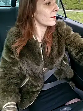 Snapshot of Ladykimberly_XOXO chatting on December 4, 3:32 pm Ladykimberly XOXO online show from December 4, 3:32 pm