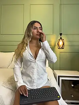 Snapshot of kataliina__ chatting on April 20, 11:57 am kataliina online show from April 20, 11:57 am