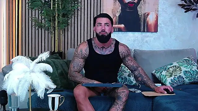 Snapshot of masterkingofmusclee chatting on July 21, 7:54 am masterkingofmusclee online show from July 21, 7:54 am