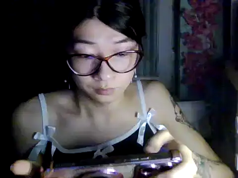 CarlyJoy online show from March 29, 3:56 pm