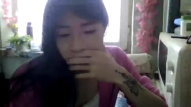 CarlyJoy online show from April 18, 10:52 am