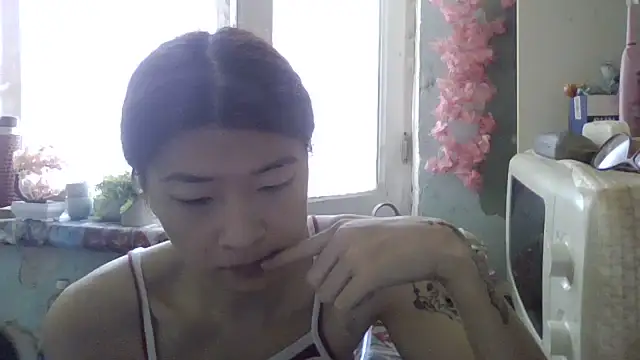 Snapshot of CarlyJoy chatting on July 9, 10:19 am CarlyJoy online show from July 9, 10:19 am