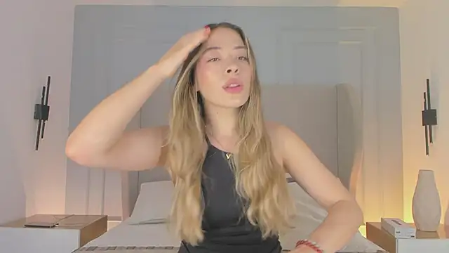 Snapshot of chloe_d chatting on April 26, 12:58 pm chloe d online show from April 26, 12:58 pm