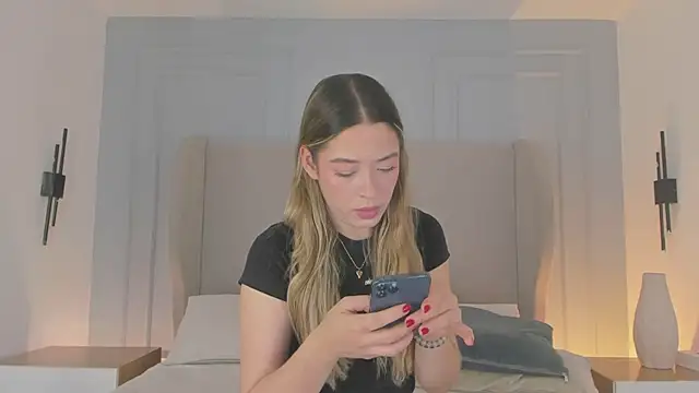 Snapshot of chloe_d chatting on May 1, 1:59 pm chloe d online show from May 1, 1:59 pm