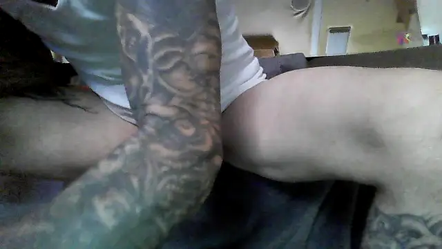 Snapshot of deepstroker42071 chatting on April 2, 3:31 pm deepstroker42071 online show from April 2, 3:31 pm