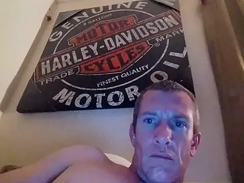 CuddlyFloat88 online show from March 27, 8:09 am