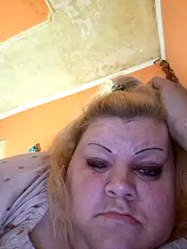 Snapshot of ducicsajsziii chatting on December 10, 8:40 am ducicsajsziii online show from December 10, 8:40 am