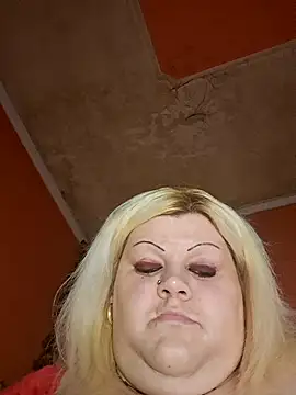 Snapshot of ducicsajsziii chatting on March 18, 1:43 am ducicsajsziii online show from March 18, 1:43 am