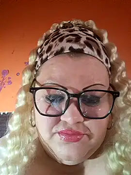 ducicsajsziii online show from March 18, 10:40 am