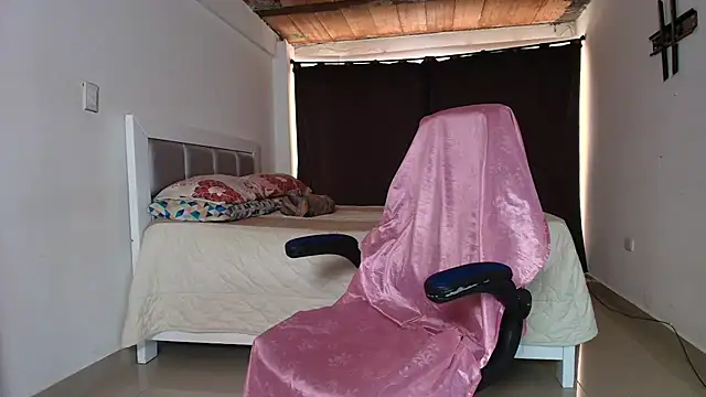 Snapshot of Danna_777 chatting on September 13, 6:29 pm Danna 777 online show from September 13, 6:29 pm