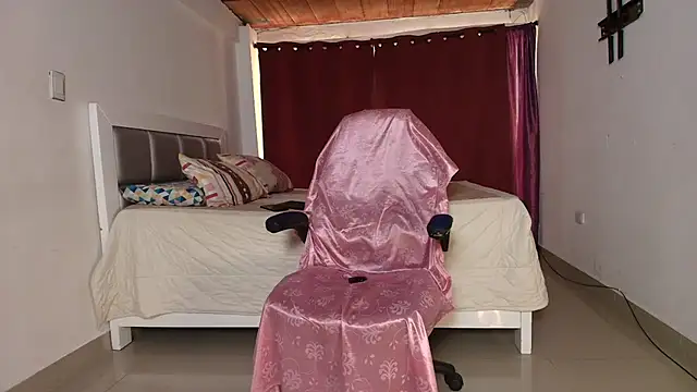 Snapshot of Danna_777 chatting on September 19, 9:04 pm Danna 777 online show from September 19, 9:04 pm