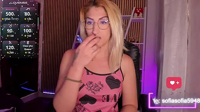 sofiah  online show from April 5, 8:00 am