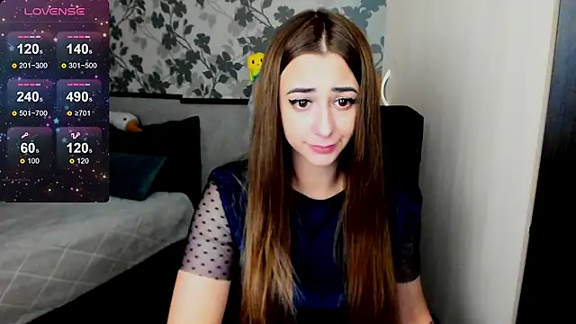 Snapshot of weakness4u chatting on December 10, 6:44 am weakness4u online show from December 10, 6:44 am