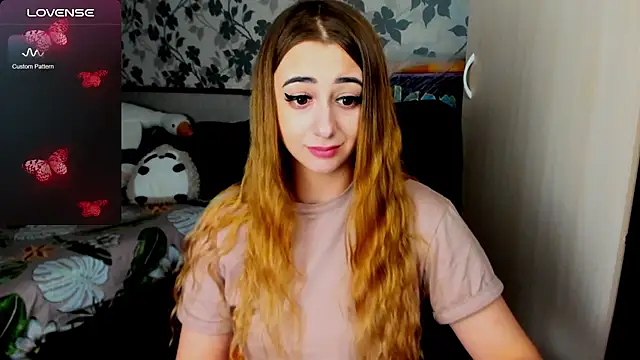 Snapshot of weakness4u chatting on March 11, 6:00 am weakness4u online show from March 11, 6:00 am