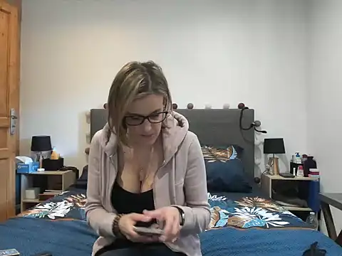 Snapshot of Madame_Callie chatting on April 7, 12:38 pm Madame Callie online show from April 7, 12:38 pm