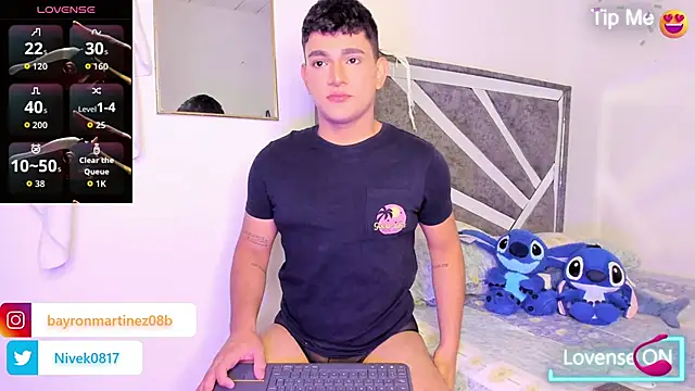 Snapshot of niall_falcon chatting on February 24, 1:14 am niall falcon online show from February 24, 1:14 am