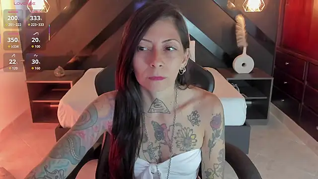 dark gotica online show from April 18, 12:20 pm