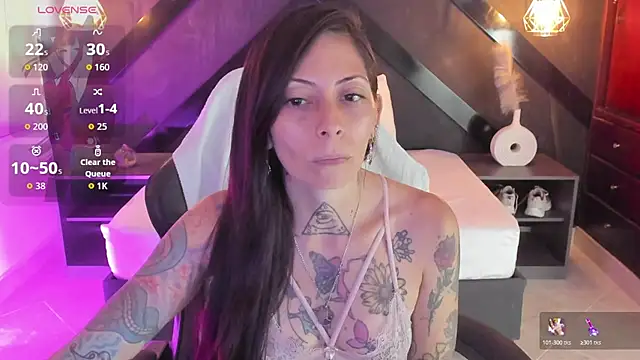 Snapshot of dark_gotica chatting on July 17, 7:08 pm dark gotica online show from July 17, 7:08 pm