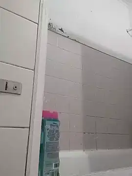 Snapshot of bruna_safadinhaa chatting on December 9, 3:00 pm bruna safadinhaa online show from December 9, 3:00 pm