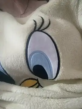 Snapshot of bruna_safadinhaa chatting on March 2, 9:42 am bruna safadinhaa online show from March 2, 9:42 am