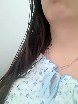 Snapshot of bruna_safadinhaa chatting on June 11, 2:37 pm bruna safadinhaa online show from June 11, 2:37 pm