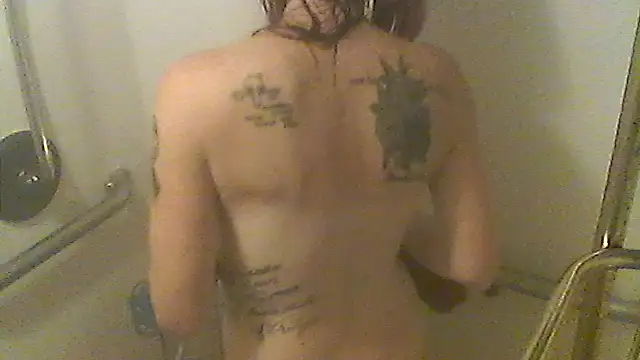 Snapshot of 4EyedSluttyGinger chatting on January 14, 5:13 am 4EyedSluttyGinger online show from January 14, 5:13 am