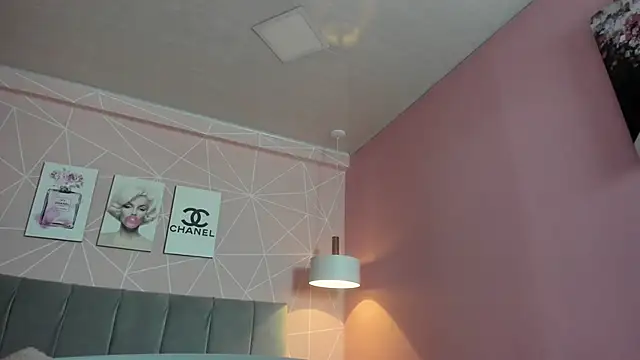 Snapshot of dolly_zoe chatting on October 30, 4:58 am dolly zoe online show from October 30, 4:58 am