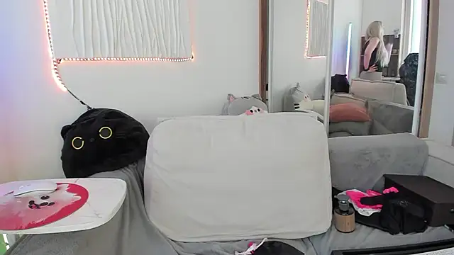 CarolMay online show from March 27, 7:14 am