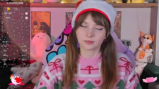 Snapshot of AliceLanley chatting on December 24, 1:17 pm AliceLanley online show from December 24, 1:17 pm