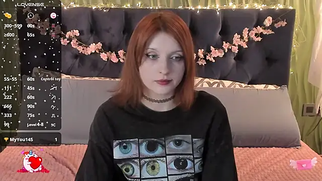 Snapshot of AliceLanley chatting on October 11, 11:31 am AliceLanley online show from October 11, 11:31 am