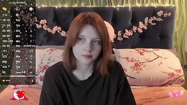 Snapshot of AliceLanley chatting on November 2, 11:34 am AliceLanley online show from November 2, 11:34 am