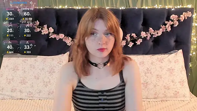Snapshot of AliceLanley chatting on June 19, 2:32 pm AliceLanley online show from June 19, 2:32 pm