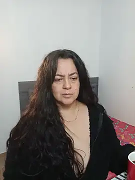 Snapshot of lucia_vonne_ chatting on June 14, 4:14 am lucia vonne online show from June 14, 4:14 am