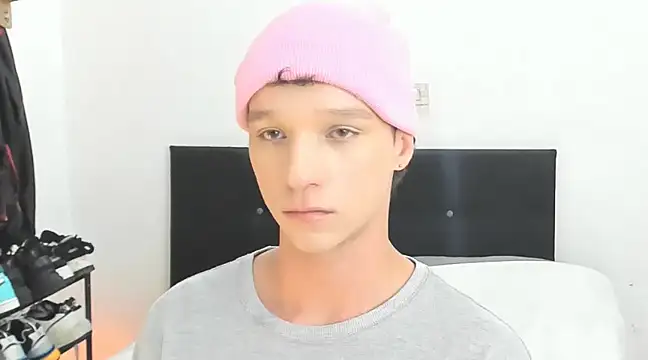 Snapshot of angelcortes chatting on January 8, 10:37 pm angelcortes online show from January 8, 10:37 pm