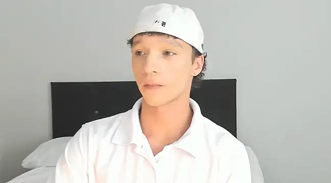 Snapshot of angelcortes chatting on February 28, 5:15 am angelcortes online show from February 28, 5:15 am