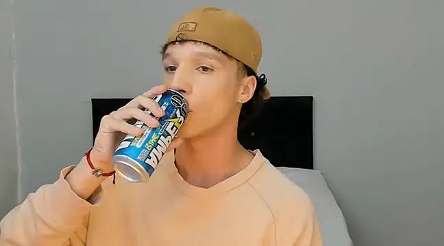 Snapshot of angelcortes chatting on March 15, 6:54 pm angelcortes online show from March 15, 6:54 pm