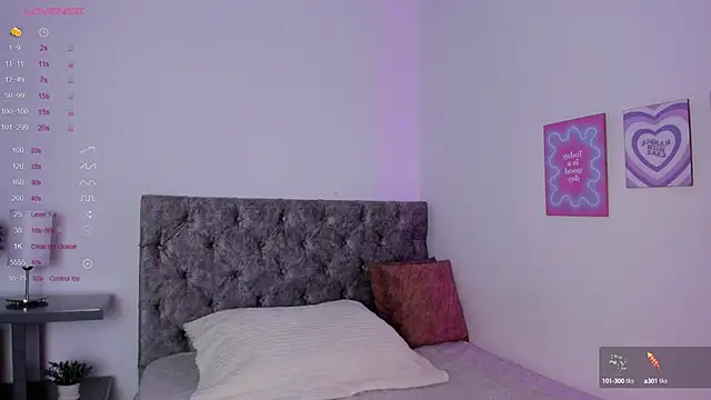 Snapshot of kate_sweet01 chatting on March 19, 12:37 am kate sweet01 online show from March 19, 12:37 am