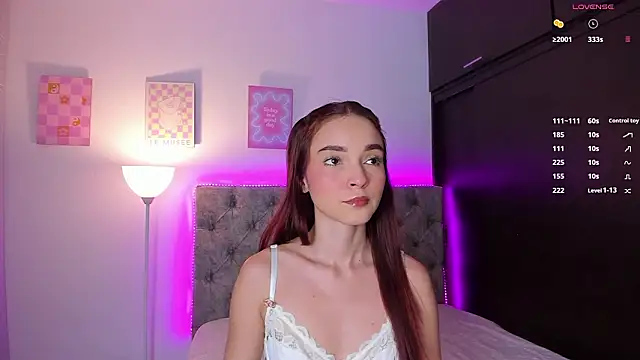 Snapshot of kate_sweet01 chatting on February 10, 12:48 am kate sweet01 online show from February 10, 12:48 am