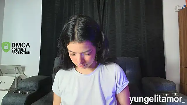 yungelitamor  online show from September 28, 5:02 am