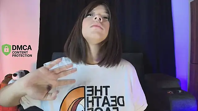 yungelitamor  online show from February 6, 5:01 am