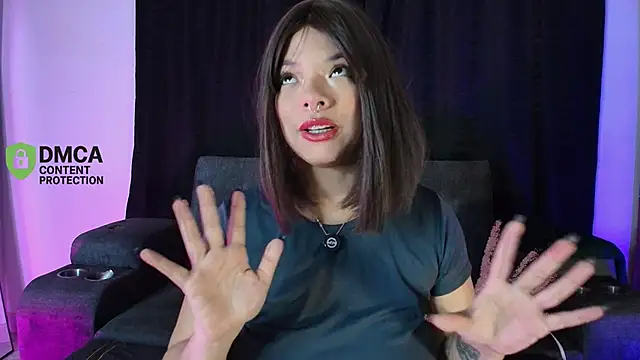 yungelitamor  online show from March 6, 5:37 am