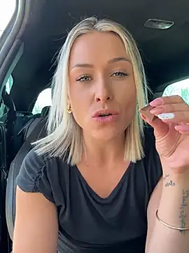 petrouchkaaa  online show from March 24, 9:47 am