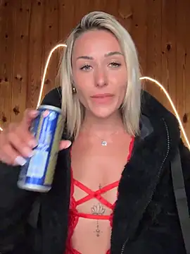 Snapshot of petrouchkaaa_ chatting on April 19, 7:16 pm petrouchkaaa online show from April 19, 7:16 pm