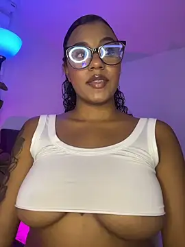 charlotteeruss online show from November 5, 3:39 am