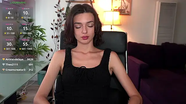 Snapshot of olivia_jeas chatting on June 16, 12:46 am olivia jeas online show from June 16, 12:46 am